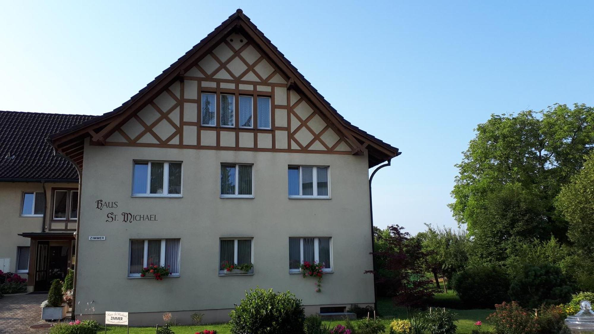 Haus St.Michael Hotel Dozwil Exterior foto